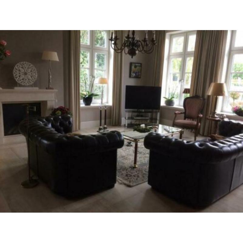 Chesterfield bank(en), donkerbruin leer/leder 2 & 3zits