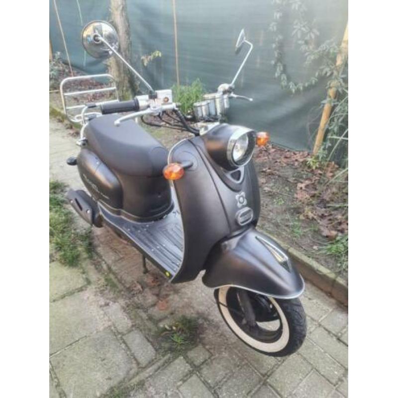 Scooter uit december 2018 weinig gereden.