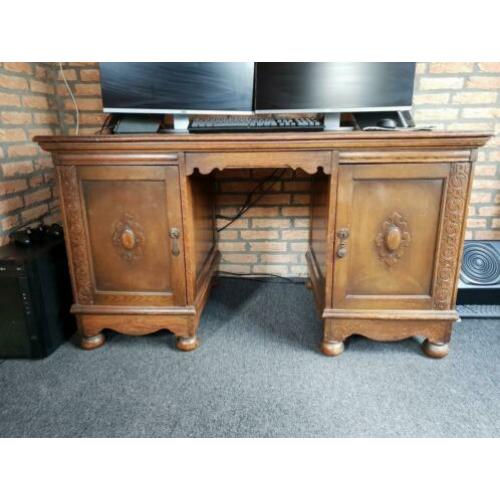 Antiek houten bureau | houtsnijwerk