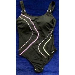 SUNMARIN zwart/gekleurd badpak mt 42 met voorgevormde D cup