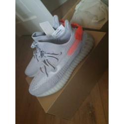 Yeezy boost 350 v2 tail light maat 43 1/3