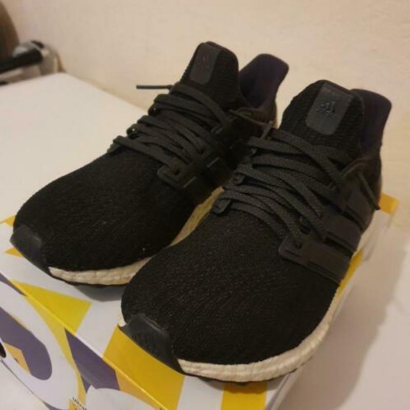 Adidas UltraBoost 4.0 maat 42