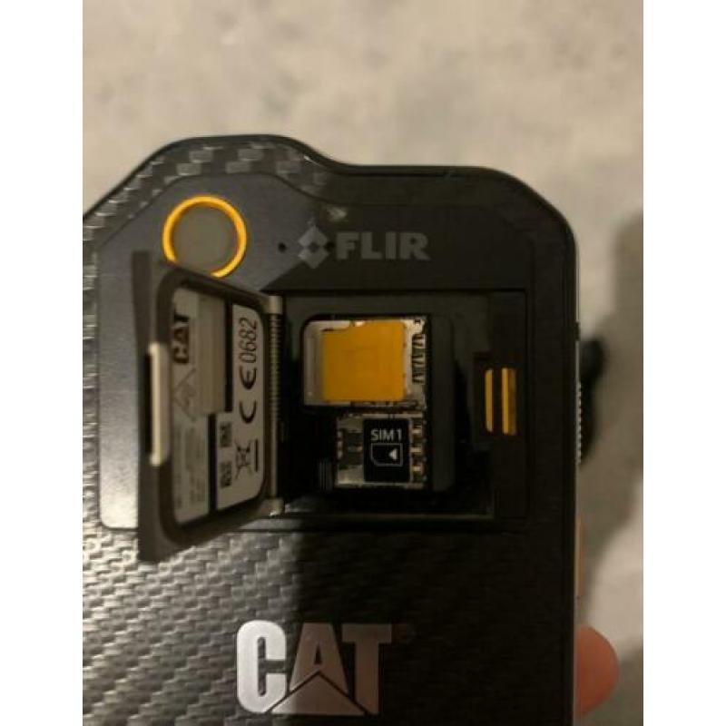 Cat S60 met lader in goeie staat!