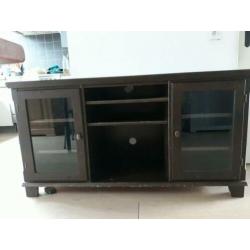Bruin dressoir.