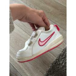 Nike maat 25