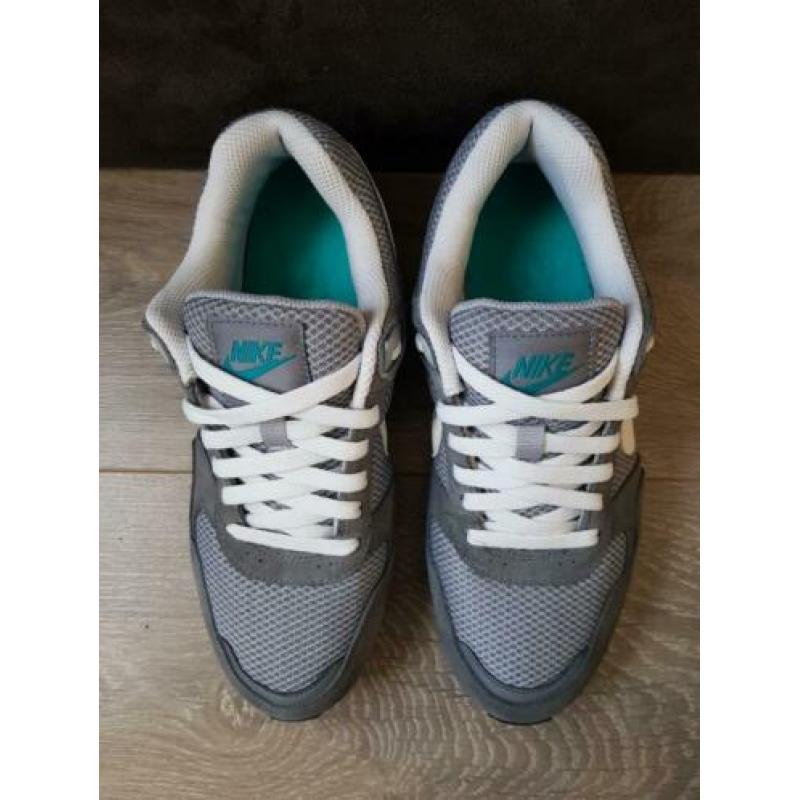 Nike dames sneakers | Maat 38,5 (valt als 38)