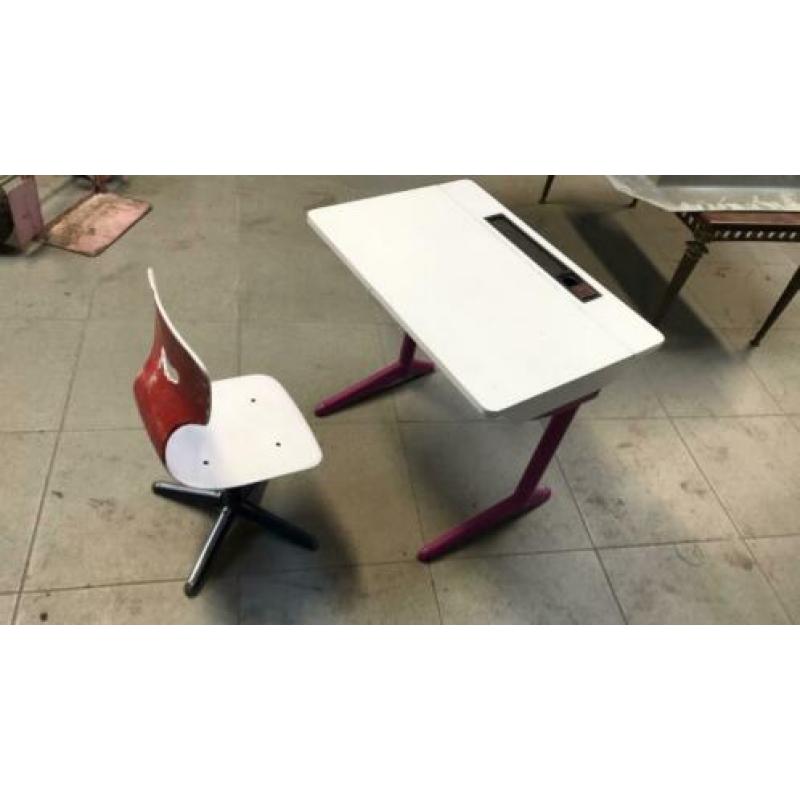 Leuke kinder bureau om te pimpen.