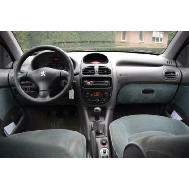 Peugeot 206 1.4 Gentry Cruise Control / APK tot 01.2021