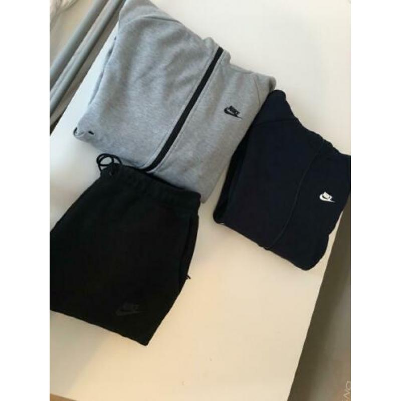 Collectie Nike tech fleece vesten en broek 2020 *OPRUIMING*