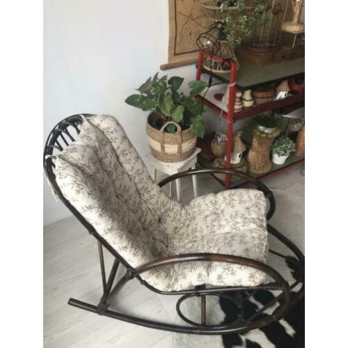 Vintage rotan schommelstoel