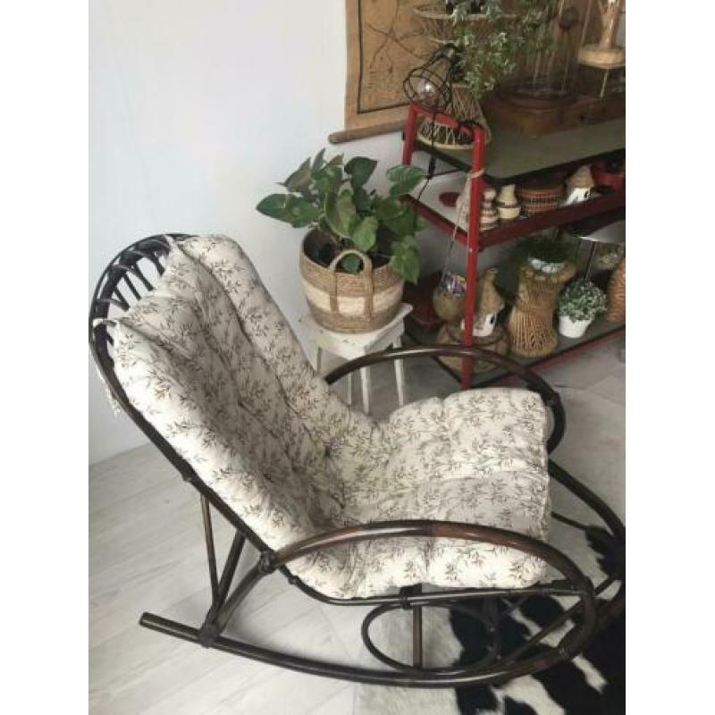 Vintage rotan schommelstoel
