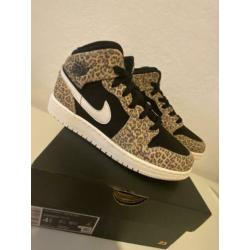 Jordan 1 mid maat 36,5 Leopard nieuw