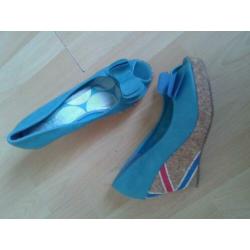 NIEUW(STAAT)! Kapri's; SUPER sleehak schoenen - peeptoe; 40