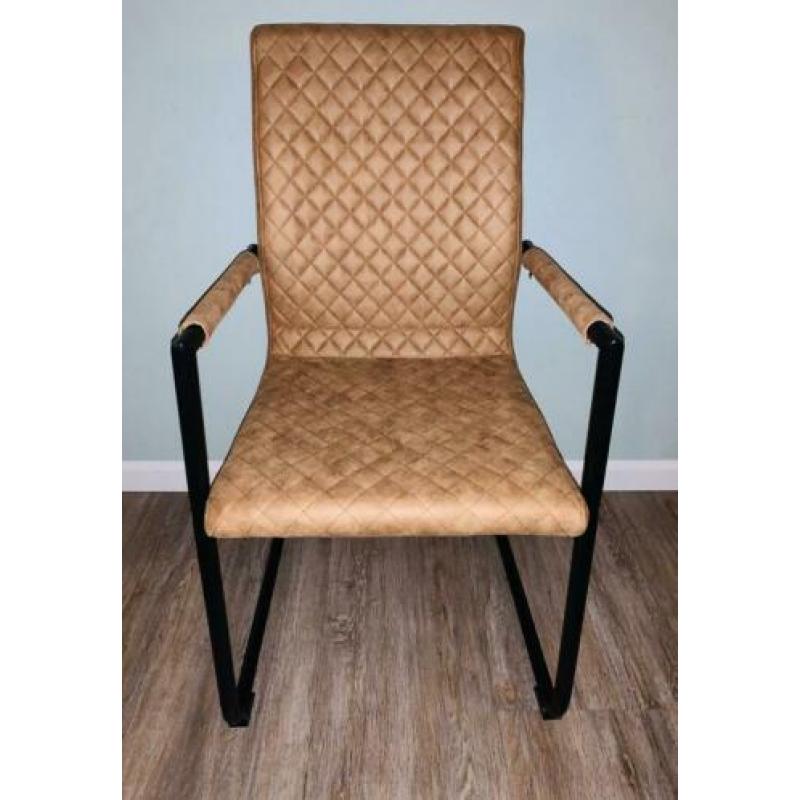 4 prachtige nieuwe eetkamerstoelen cognac !