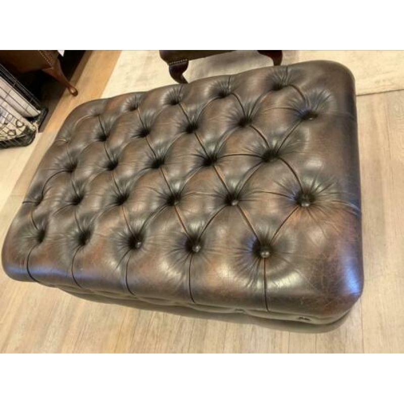 Originele Engelse XL Chesterfield hocker voetenbank