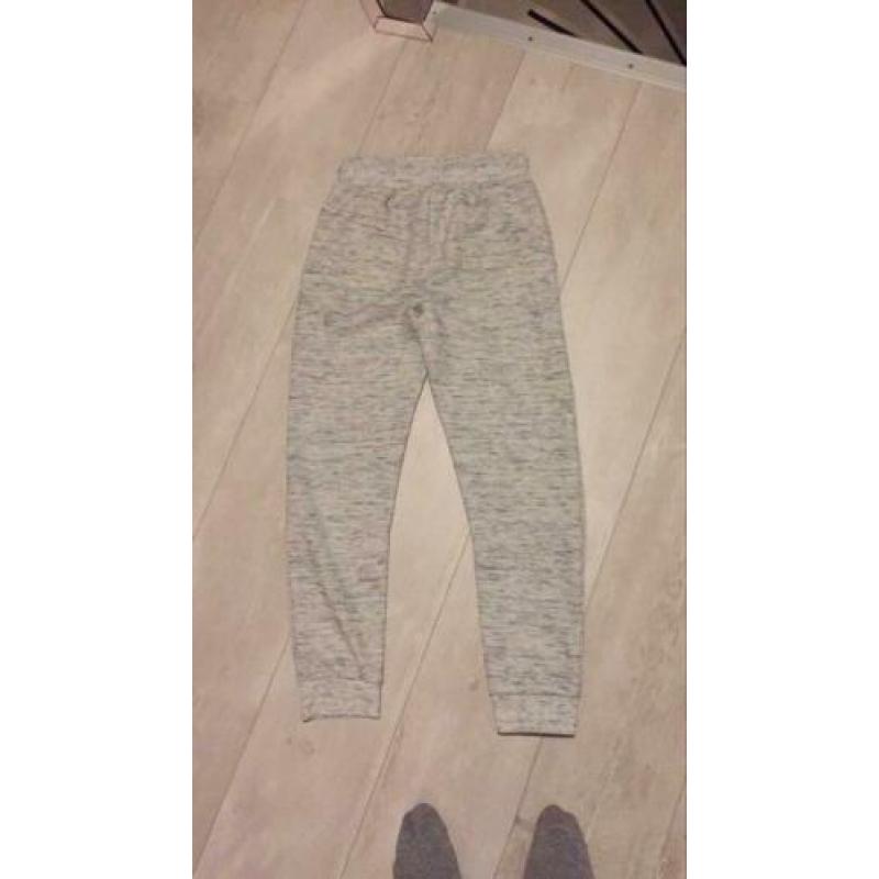 Joggingsbroek jongens maat 146. Weinig gedragen!