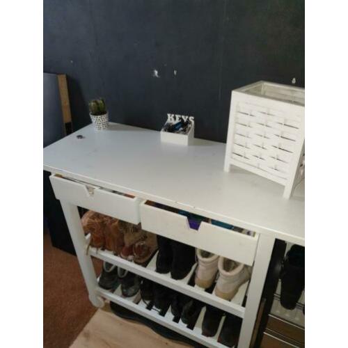 Witte sidetable