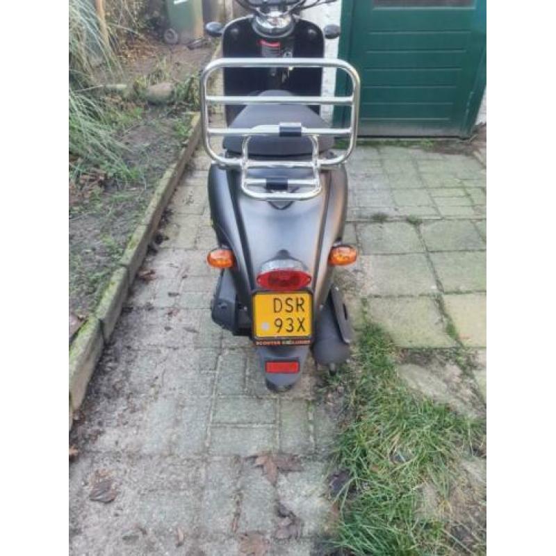 Scooter uit december 2018 weinig gereden.