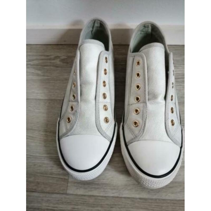 Mooie crème sneakers dames maat 41 geen veters nodig