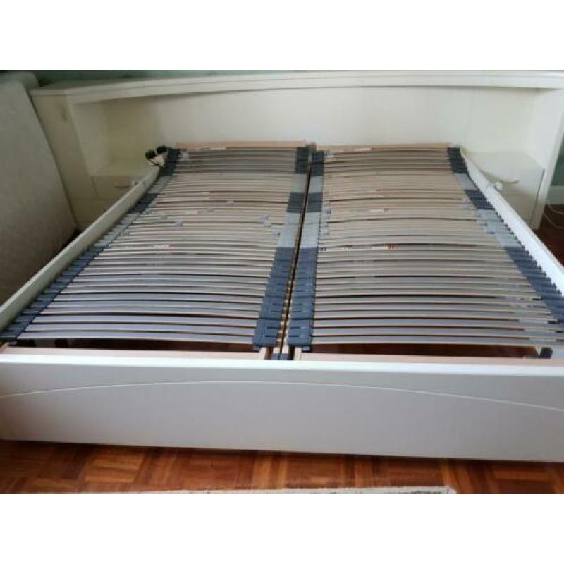 Tweepersoons bed met elektrische bedbodems