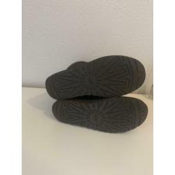 Ugg maat 39 kleur bruin