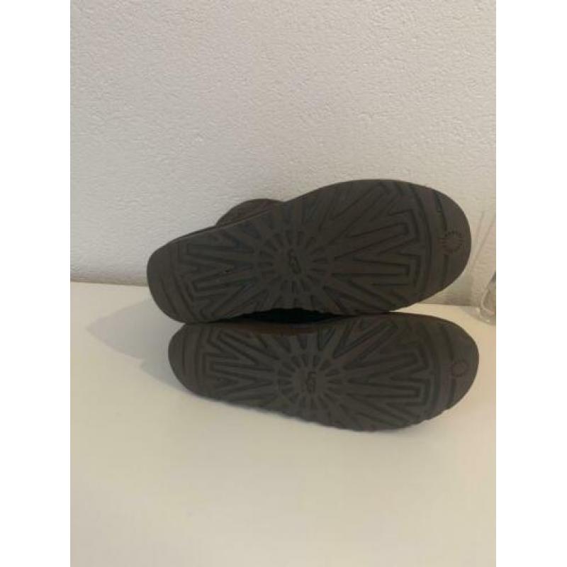 Ugg maat 39 kleur bruin
