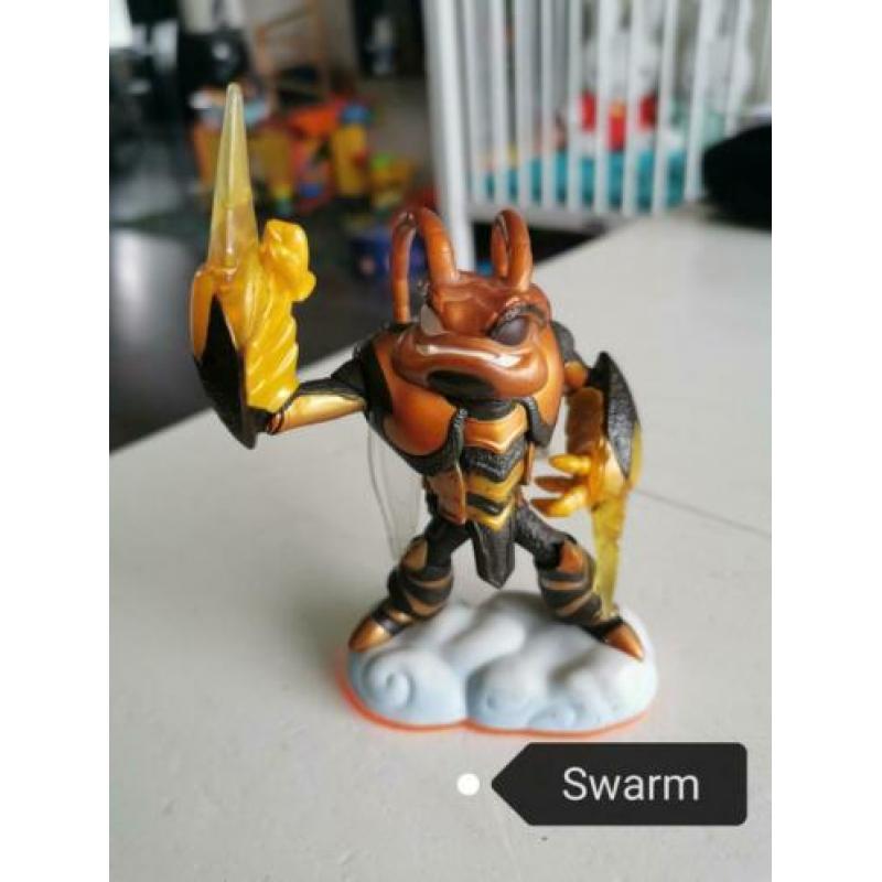 11 Skylanders en een portal