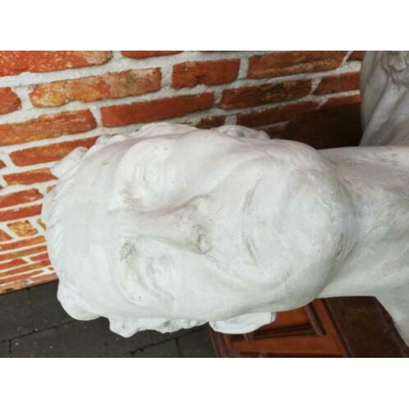 Oude gipsen buste