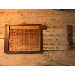 Vintage eeuwige / eeuwigdurende kalender hout maandkalender