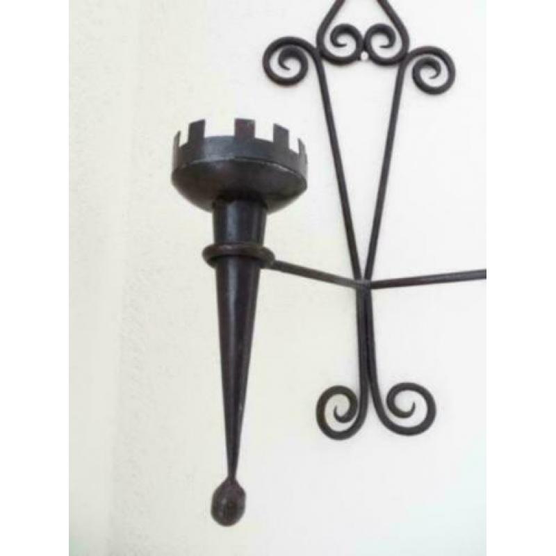 klassieke zwarte metalen muurkandelaar, voor 2 kaarsen