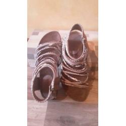 Rebecca white sandalen grijs/wit, Maat 38!