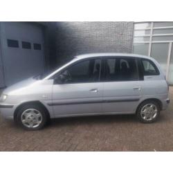 Hyundai Matrix 1.6 2002 Grijs Met nieuwe Apk en N.A.P €950.-