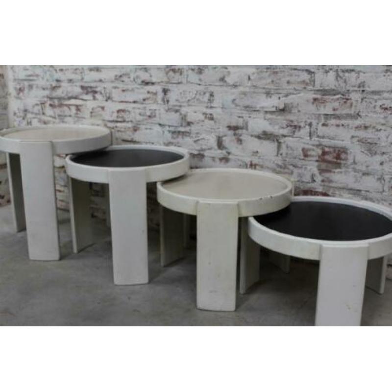 Bijzettafels van Cassina