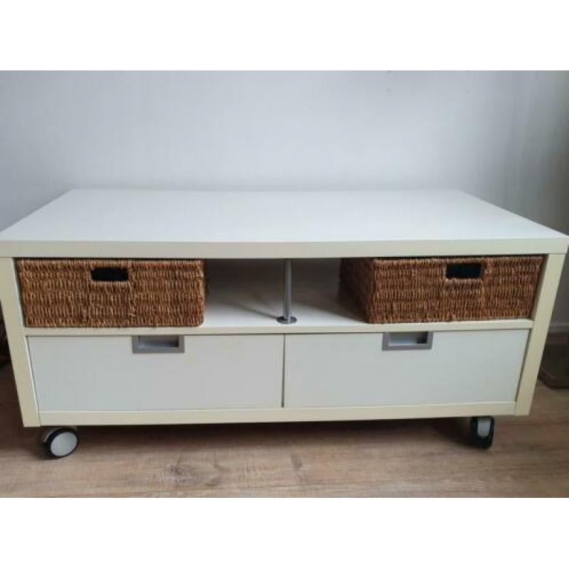 Ikea tv-meubel (wit, 2 lades + 2 rieten manden)