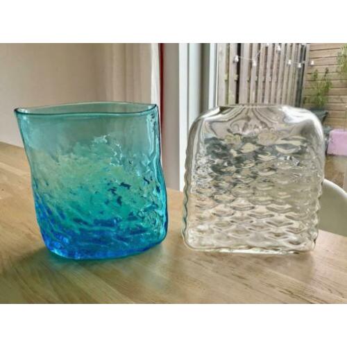 Design vazen van glas met unieke ribbel-structuur