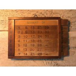 Vintage eeuwige / eeuwigdurende kalender hout maandkalender