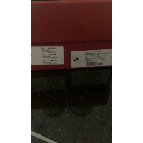 Valentino sneaker maar 40 wit met zwart