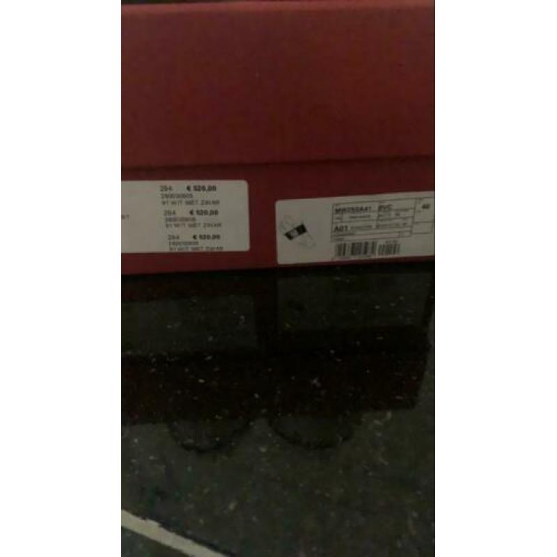 Valentino sneaker maar 40 wit met zwart
