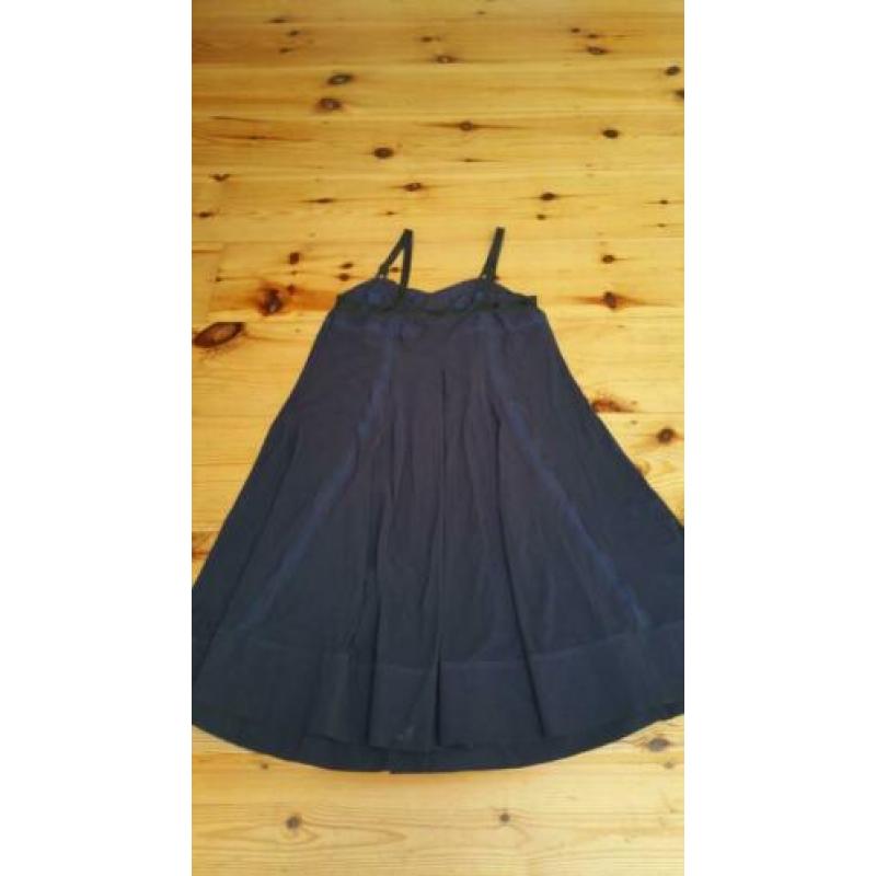 Blauwe M+F Girbaud jurk 42. Travelstof.