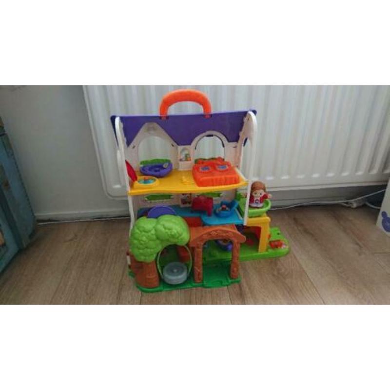 Vrolijke vriendjes speelhuis met Sophie