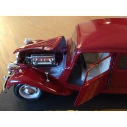 Citroen 15 CV Traction Avant - Bburago - 1:24 - nieuw in O
