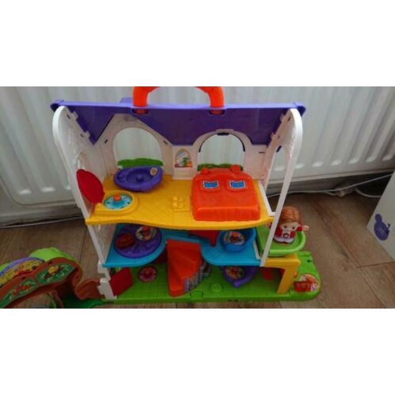 Vrolijke vriendjes speelhuis met Sophie