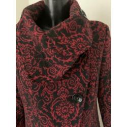Super leuke jas zwart rode jas