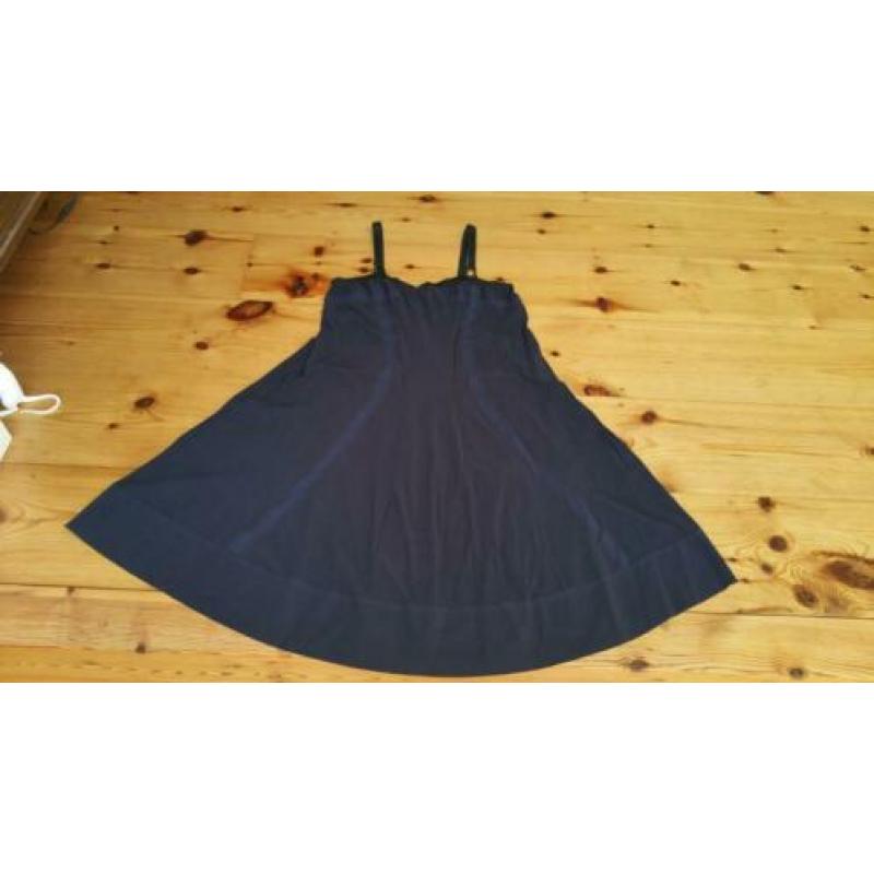 Blauwe M+F Girbaud jurk 42. Travelstof.
