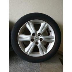 Te koop16 inch velgen met banden Lexus