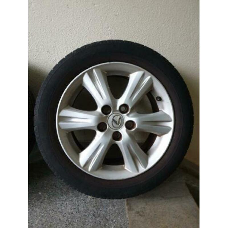 Te koop16 inch velgen met banden Lexus