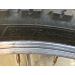 B’twin meisjesfiets 20 inch
