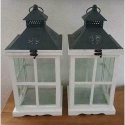 Te koop 2x Windlichten wit
