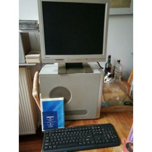 Medion pc pentium 4 .. 3.2 GHz met 5.1 audio en tft monitor