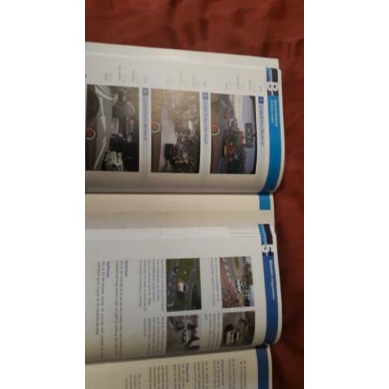 Theorie lesboeken voor auto en bromfiets